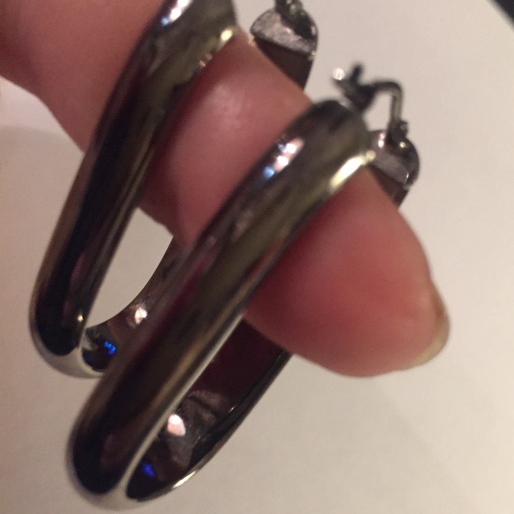 Gray Metallic Rectangular Hoop Earrings - image 5